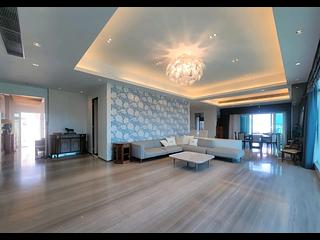 Tai Kok Tsui - Harbour Green Tower 1 02