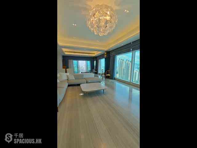 Tai Kok Tsui - Harbour Green Tower 1 04