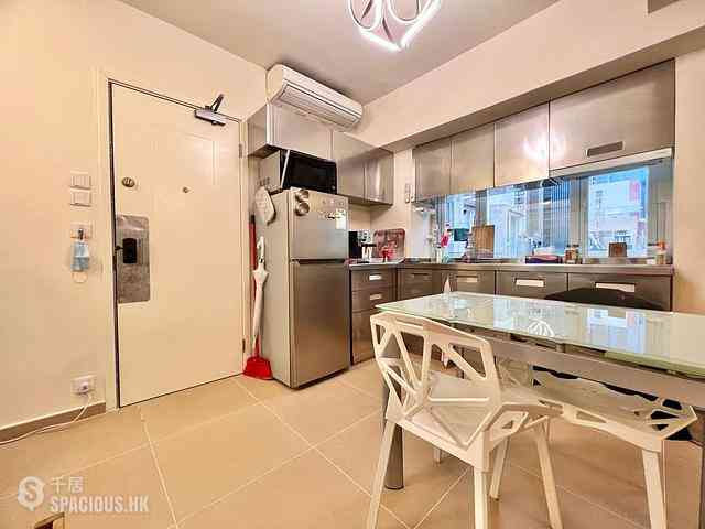 Wan Chai - Silvervale Mansion 02