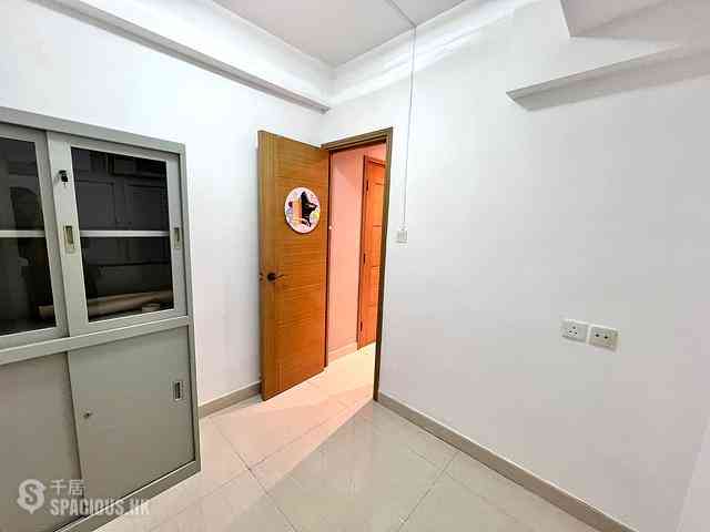 Wan Chai - Luen Wo Building 12