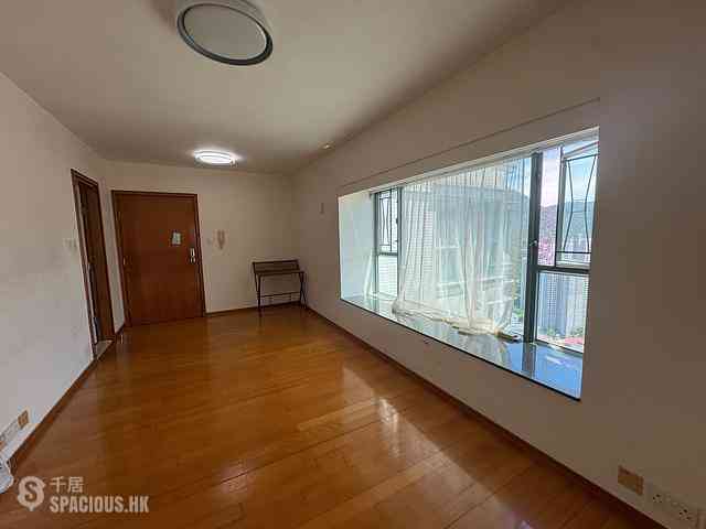 Tung Chung - Seaview Crescent Block 5 01