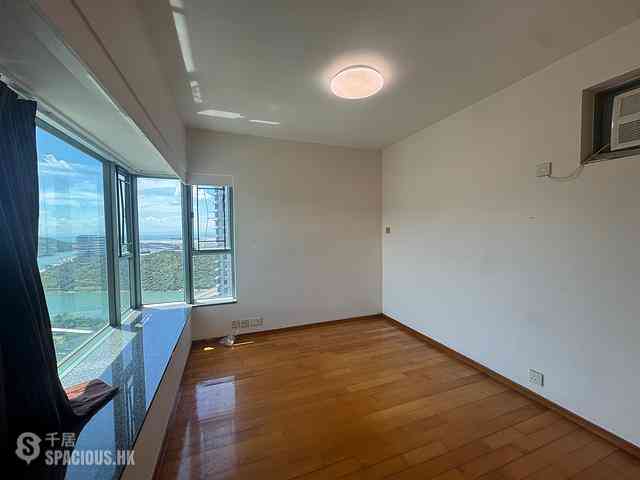 Tung Chung - Seaview Crescent Block 5 08