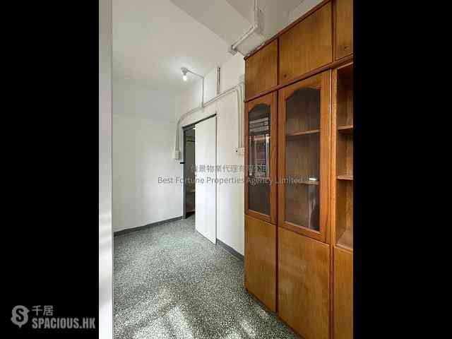 Sai Ying Pun - Tin Hing Building 04