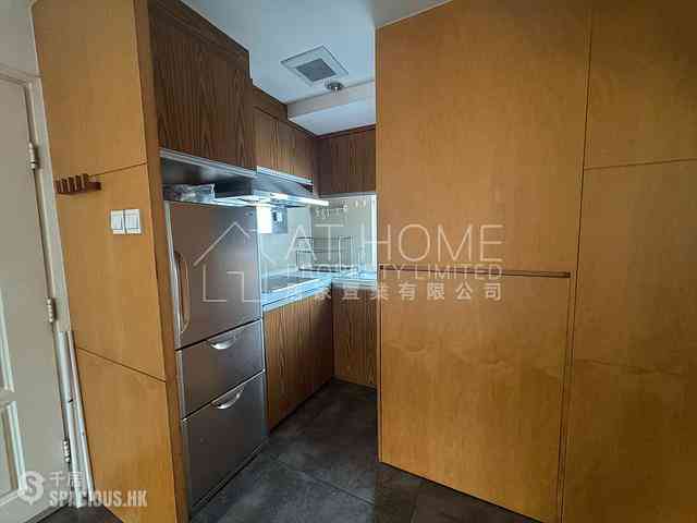 Shek Tong Tsui - Fortune Villa 05