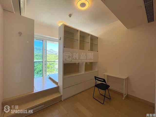 Tseung Kwan O - Monterey Block 5 02