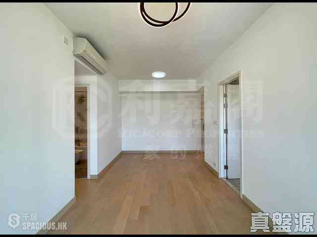 Tseung Kwan O - Monterey Block 3 03
