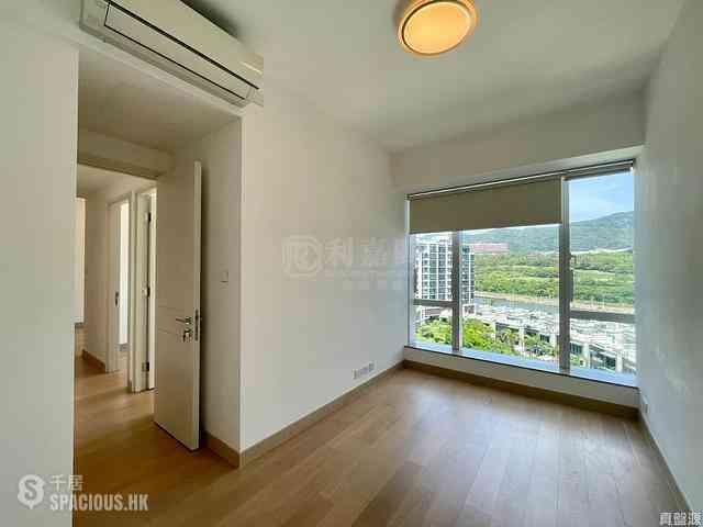 Tseung Kwan O - Monterey Block 3 04
