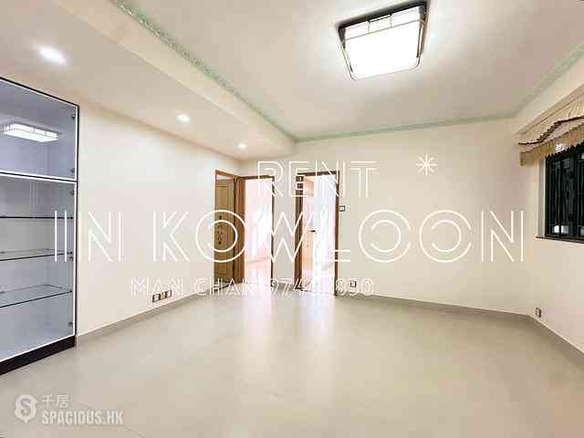 Prince Edward - Cosmopolitan Centre 01