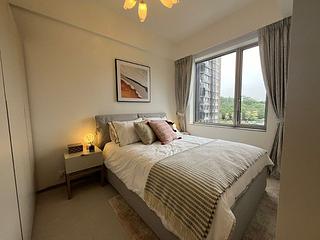 Gold Coast / So Kwun Wat - Grand Jeté 02