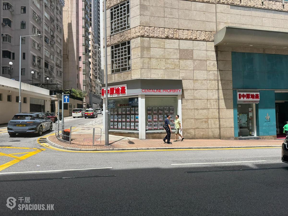 Happy Valley - Le Village 01