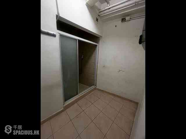 Yau Ma Tei - Parc Palais Block 2 10