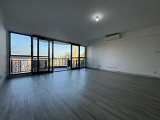 Mid Levels Central - Clovelly Court Block 1 03
