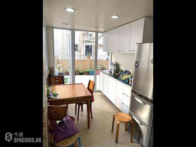 Sai Ying Pun - Lap Poon Building 13
