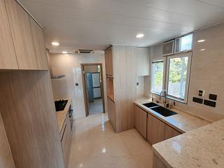Chung Hom Kok - Hillgrove Block A 08