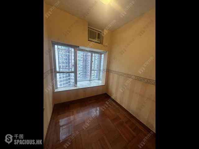Tsuen Wan - Discovery Park Phase 1 Block 4 06