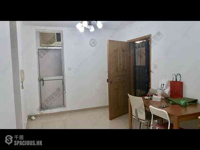 Tsuen Wan - Luk Yeung Sun Chuen Block J 02