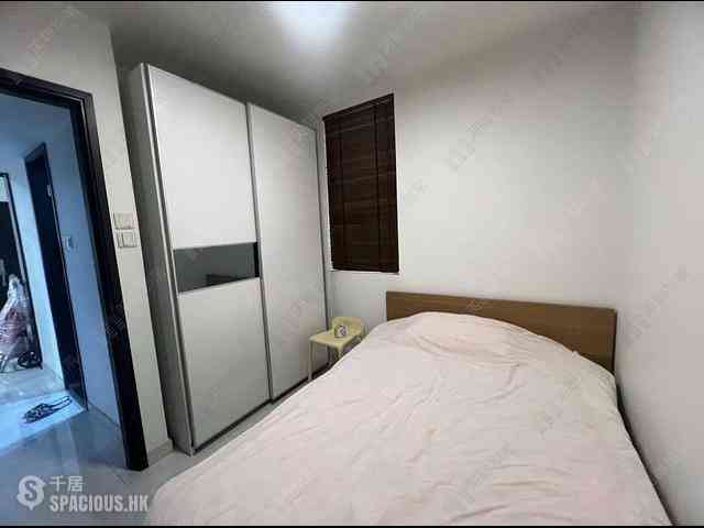 Tsuen Wan - Luk Yeung Sun Chuen Block A 02