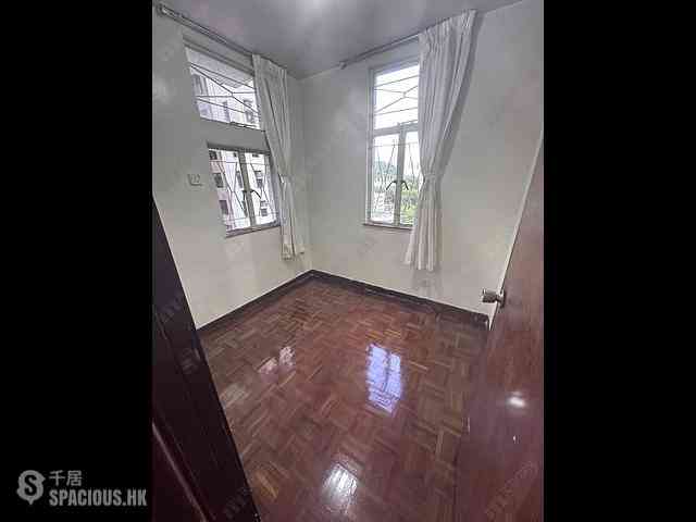 Tsuen Wan - Luk Yeung Sun Chuen Block N 03