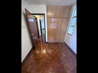 Tsuen Wan - Luk Yeung Sun Chuen Block N 04