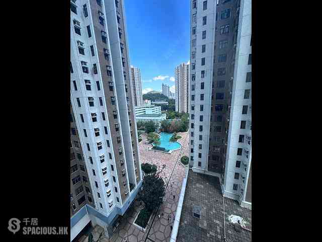 Tsuen Wan - Luk Yeung Sun Chuen Block N 07