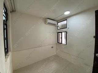 Tsuen Wan - Luk Yeung Sun Chuen Block C 05