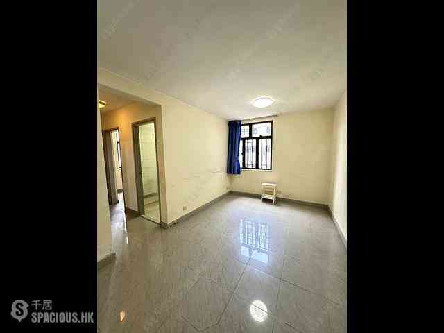 Tsuen Wan - Luk Yeung Sun Chuen Block D 02