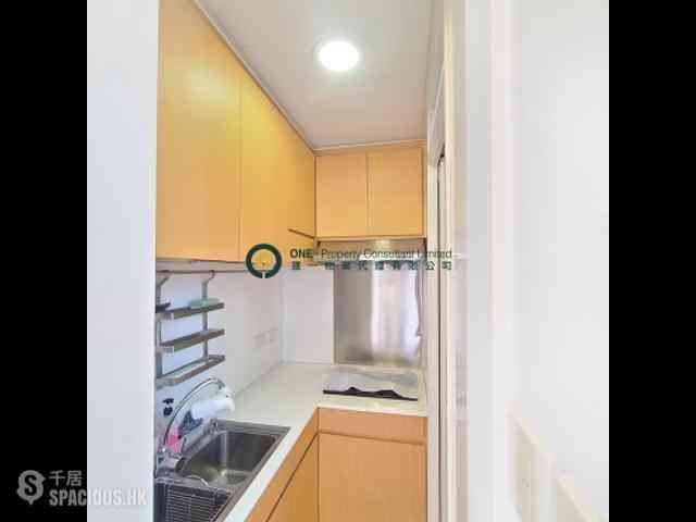 Sai Ying Pun - Ching Tak Building 03