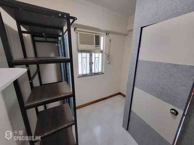 Sai Ying Pun - Tung Lee Building 08