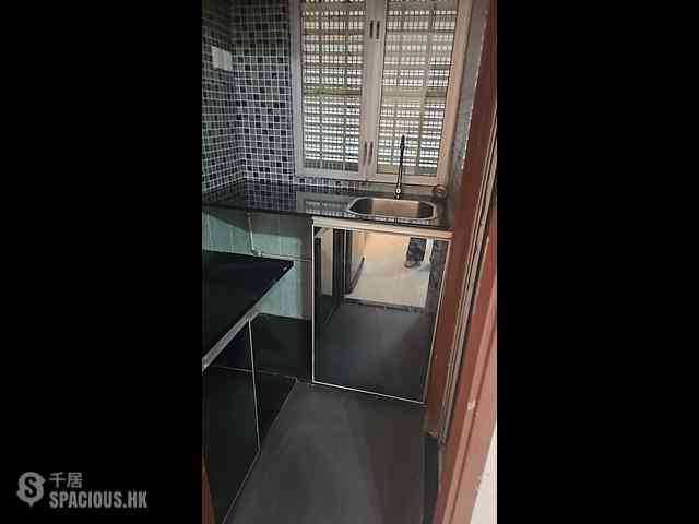 Prince Edward - Lung Kee Building 02