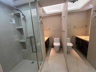 Sai Ying Pun - Sun Luen Building 12