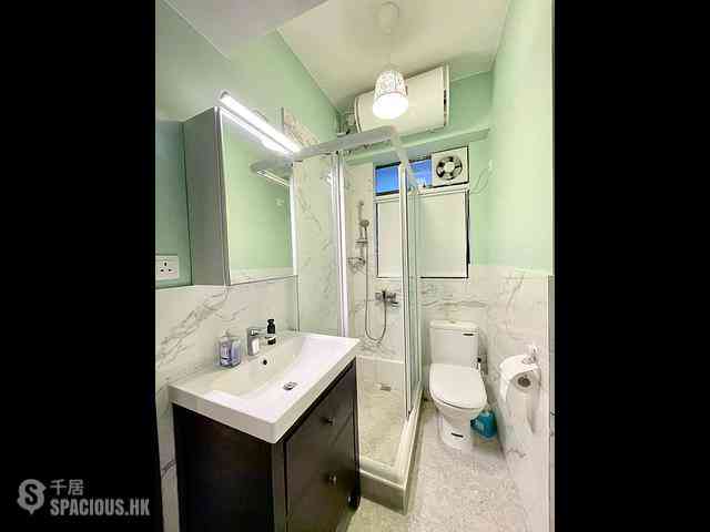 Sheung Wan - 219, Queen's Road Central 03