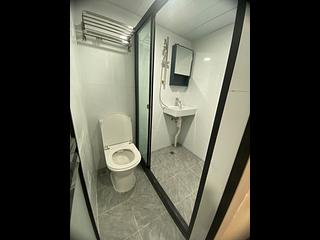 Wan Chai - 110-112, Queen's Road East 06