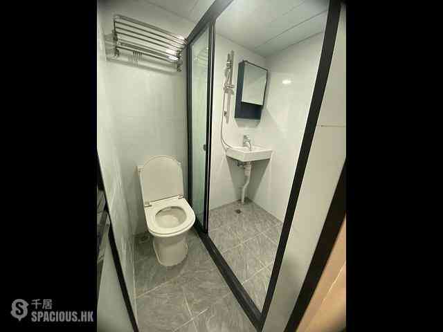 Wan Chai - 110-112, Queen's Road East 06