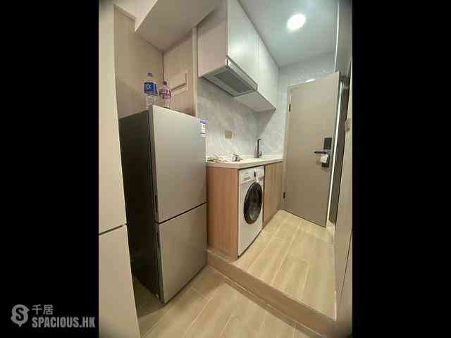 Wan Chai - 110-112, Queen's Road East 01