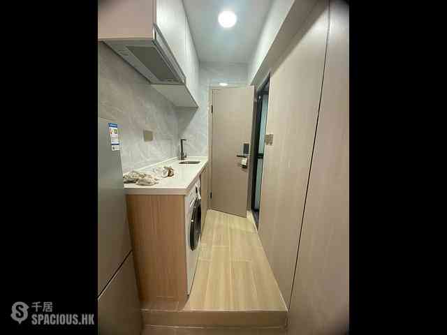 Wan Chai - 110-112, Queen's Road East 02