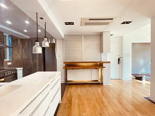Shouson Hill - Country Villa 05