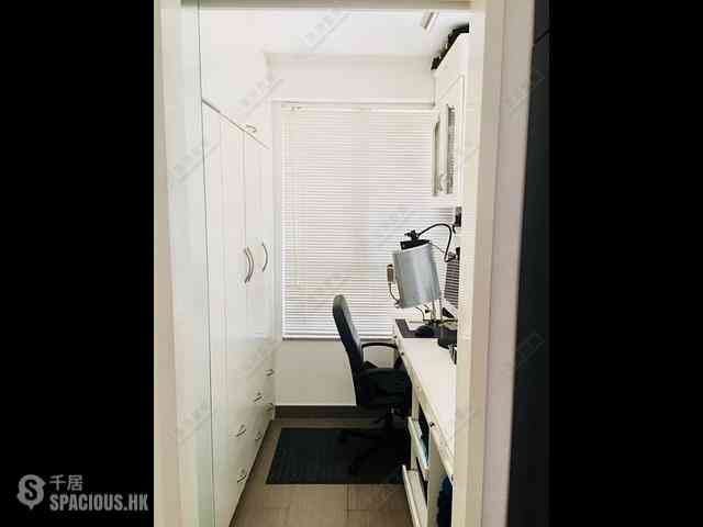 Wan Chai - Hoover Towers Block 1 03