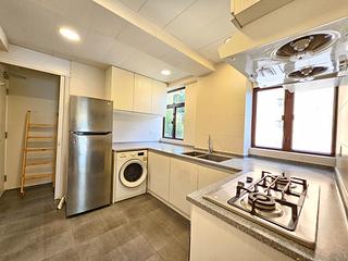Happy Valley - Garwin Court 06