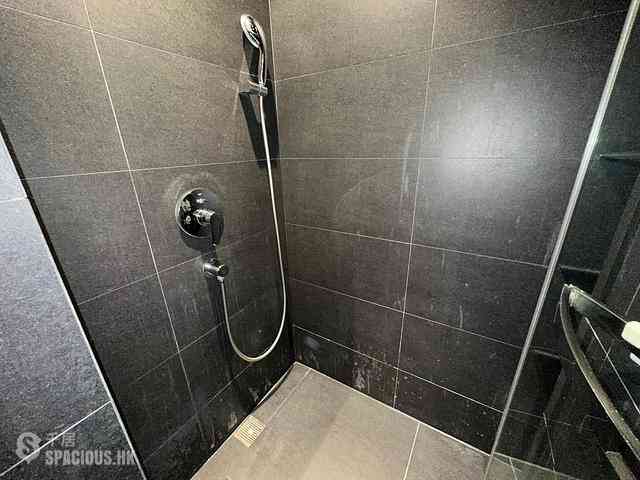 Central - 4, Shin Hing Street 05