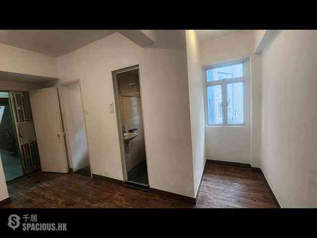 Central - Chung Shan House 05