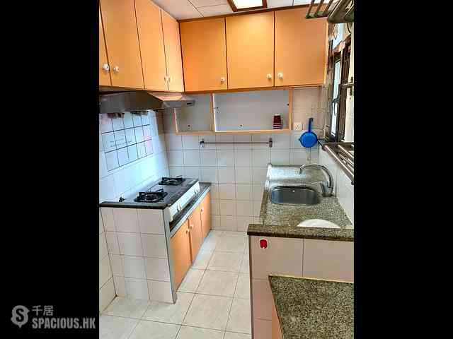 Yau Ma Tei - Prosperous Garden Block 1 06