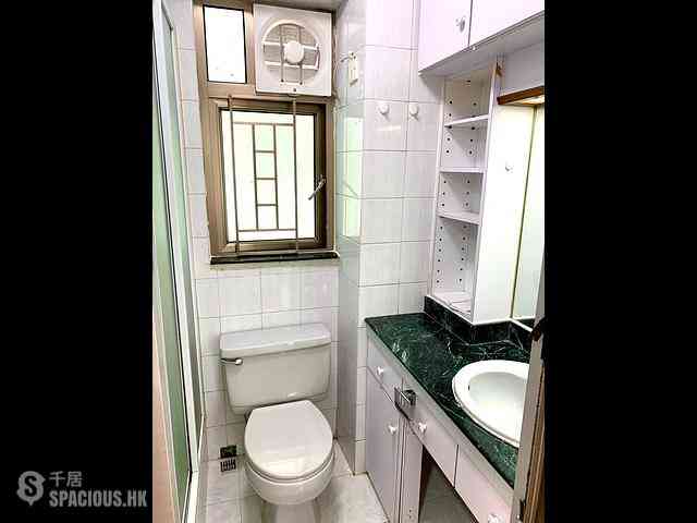 Yau Ma Tei - Prosperous Garden Block 1 09