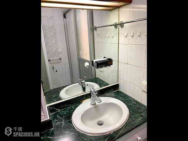 Yau Ma Tei - Prosperous Garden Block 1 08