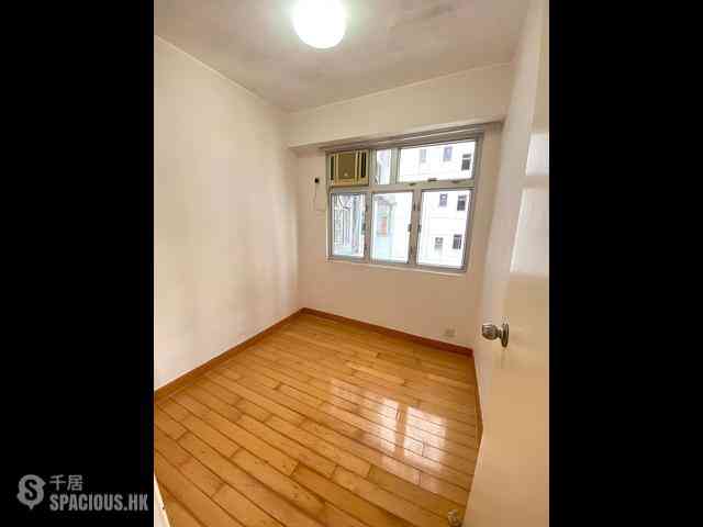 Wan Chai - Luckifast Building 04