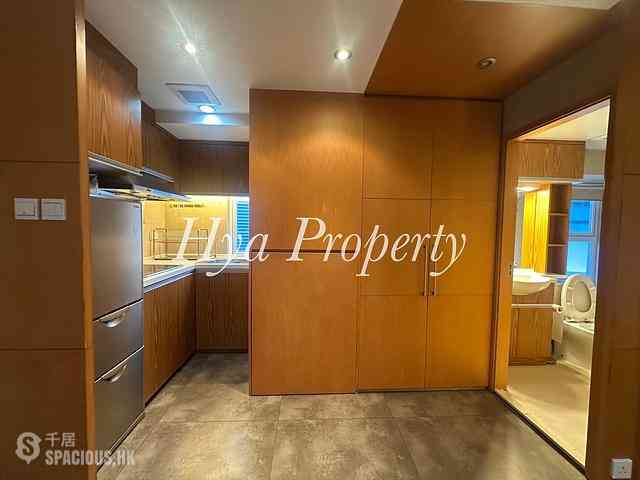 Shek Tong Tsui - Fortune Villa 04