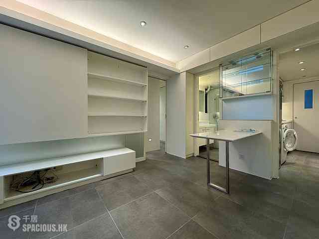 Wan Chai - Pinnacle Building 01