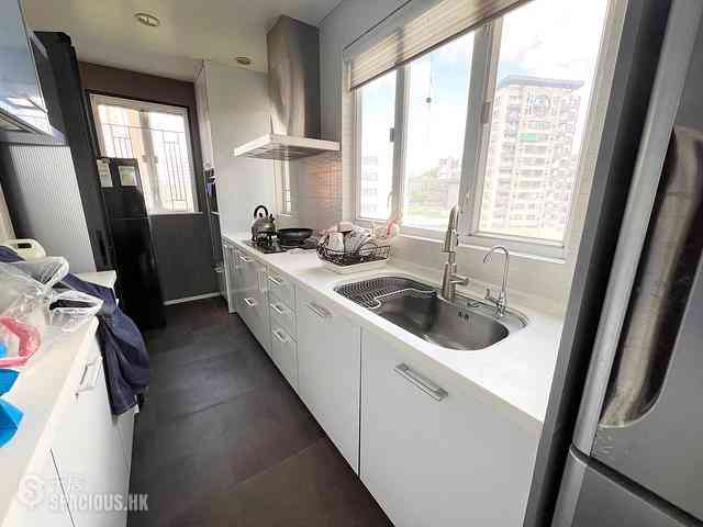 Braemar Hill - Evelyn Towers 01