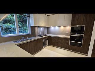 Stubbs Road - Leon Court 10