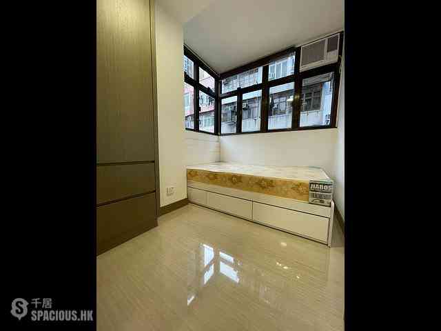 Sai Ying Pun - Wing Fong Mansion 05