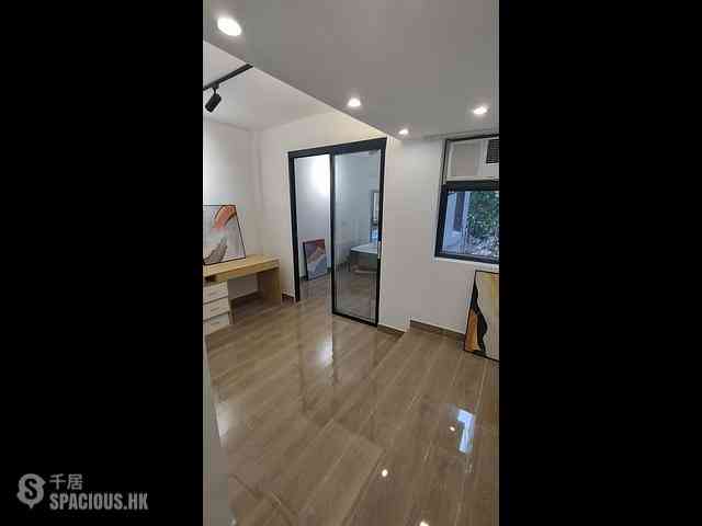Sai Ying Pun - 21, Sai Yuen Lane 01